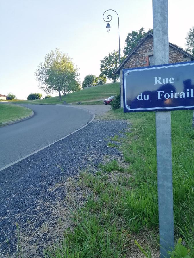 Le Miraillet, Gite Saint-Illide Екстериор снимка