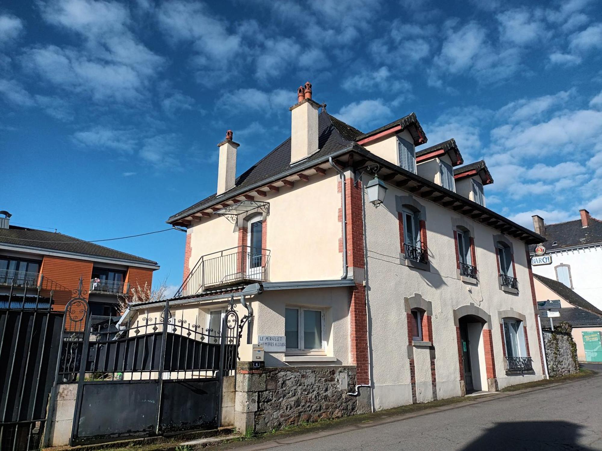 Le Miraillet, Gite Saint-Illide Екстериор снимка