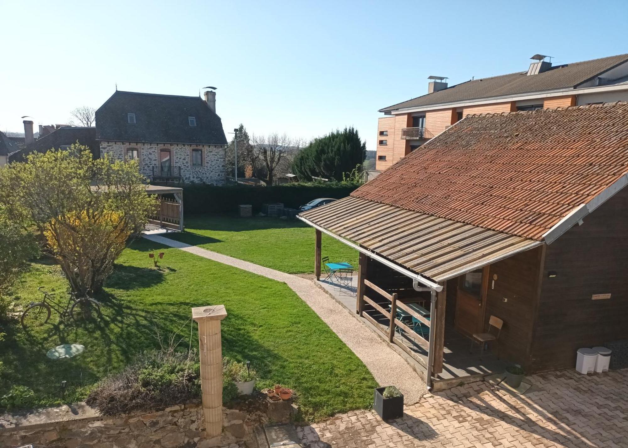 Le Miraillet, Gite Saint-Illide Екстериор снимка
